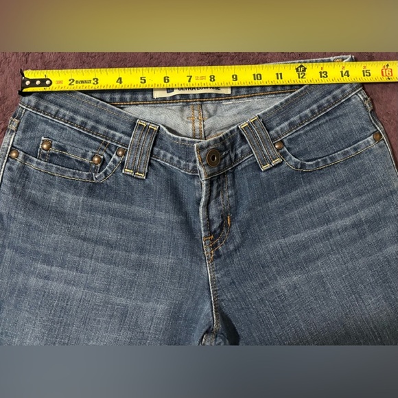 Vintage GAP Ultra Lowrise Cuffed Capris - Picture 7 of 7